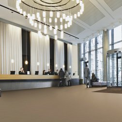 Forbo Tessera Layout 2110 fudge v hotelu.jpg