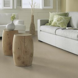 Forbo Tessera Layout 2114 powder v obývacím pokoji.jpg