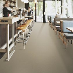 Forbo Tessera Layout 2114 powder v restauraci.jpg