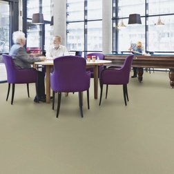 Forbo Tessera Layout 2115 sherbert v domově pro seniory.jpg